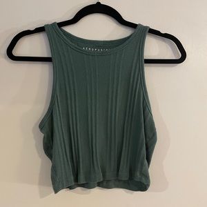 Cropped and ribbed green tank top